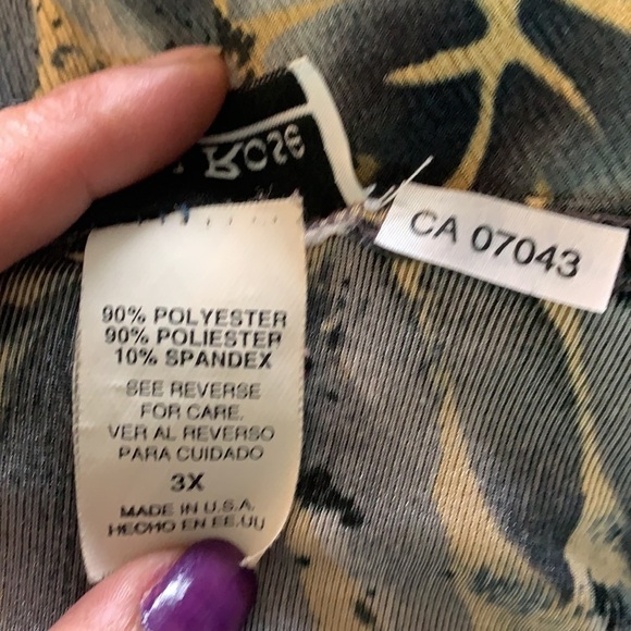 Carol Rose oversized long sleeve printed leaf blouse size 3X - Picture 8 of 11